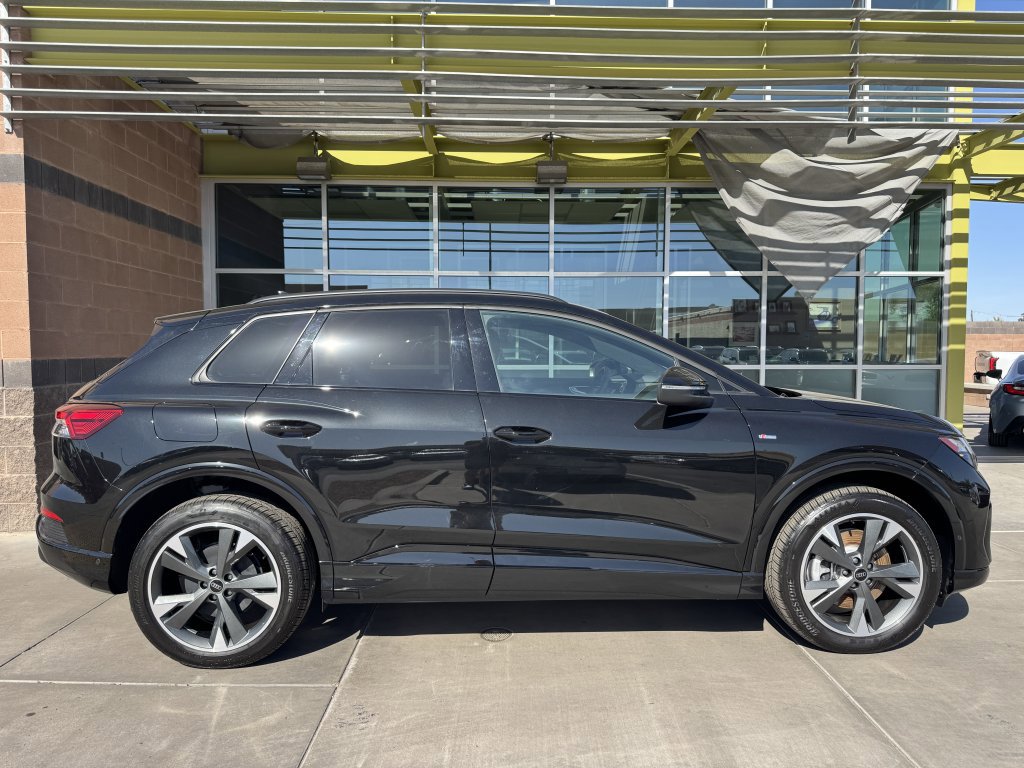 Used 2024 Audi Q4 e-tron Premium Plus w/ Premium Plus image 9