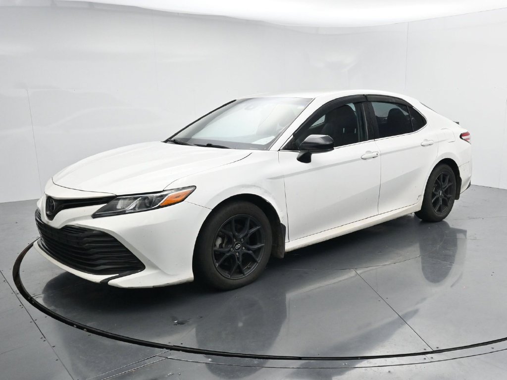 Used 2018 Toyota Camry LE FWD image 4