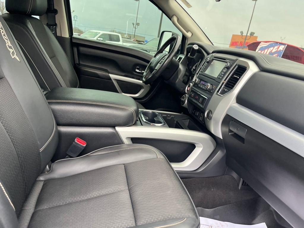 Used 2017 Nissan Titan PRO-4X image 29