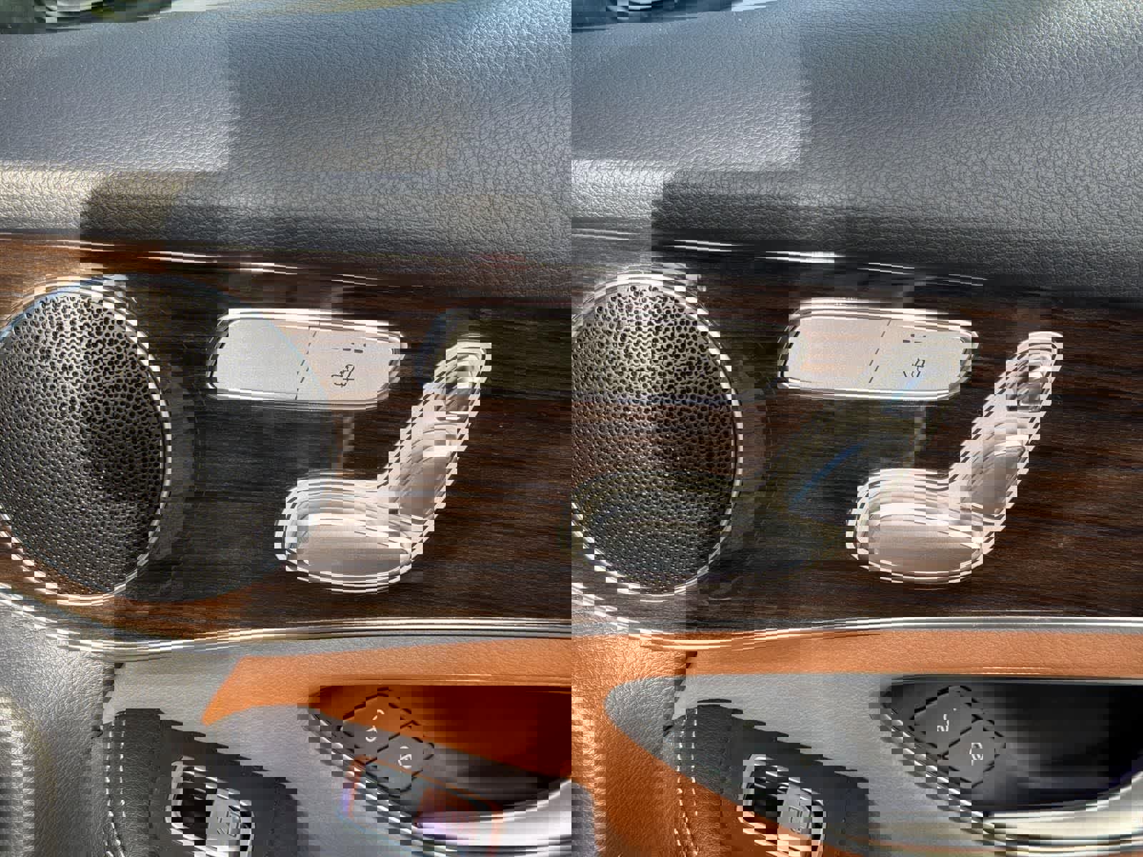 Used 2022 Mercedes-Benz GLC 300 image 32