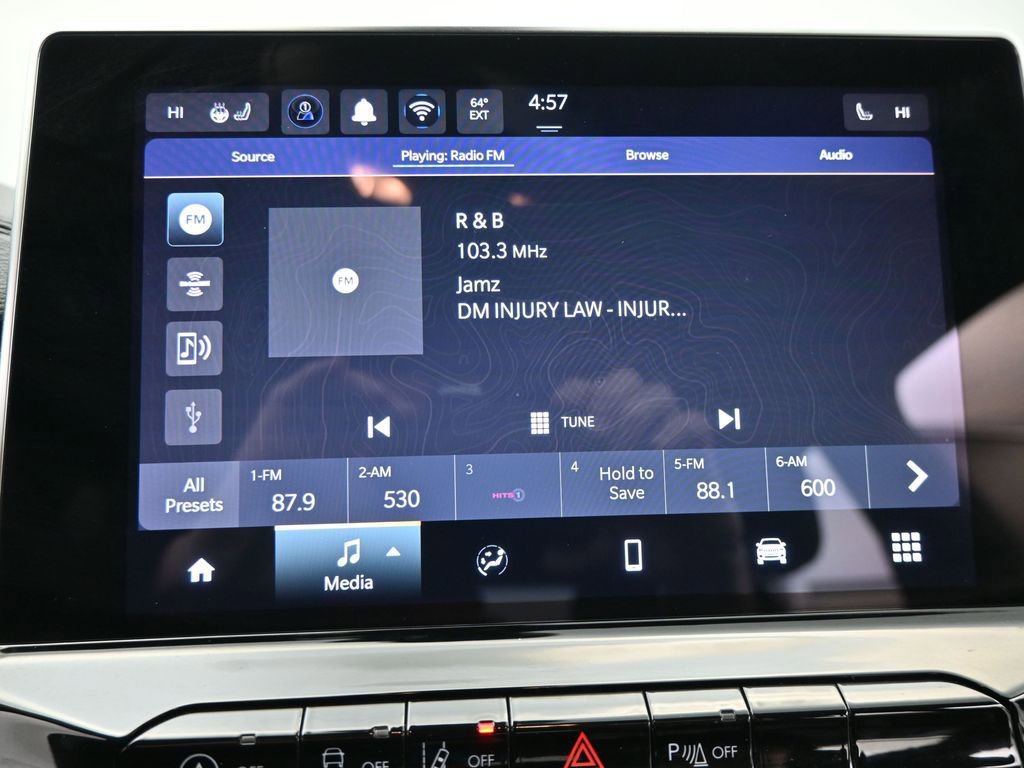 Used 2024 Jeep Compass Limited image 17