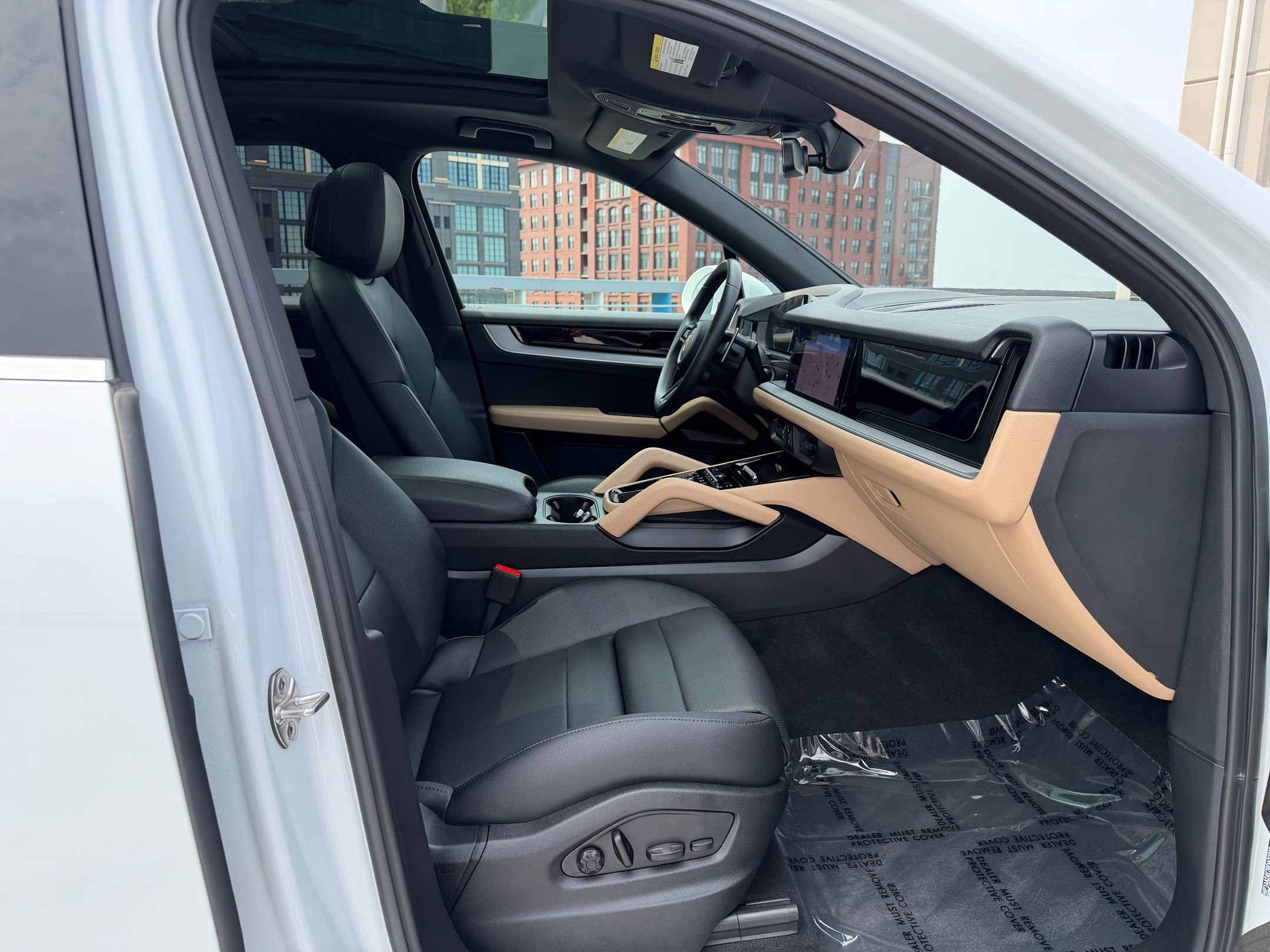 Certified 2024 Porsche Cayenne AWD/4WD image 24