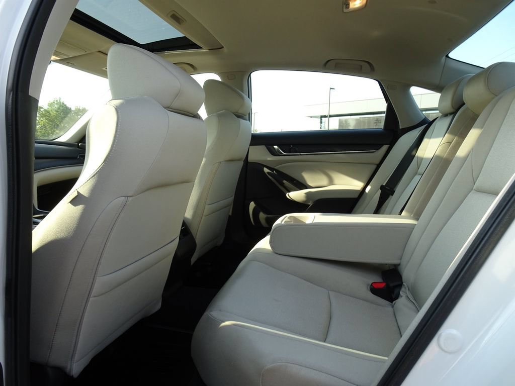 Used 2018 Honda Accord EX image 16