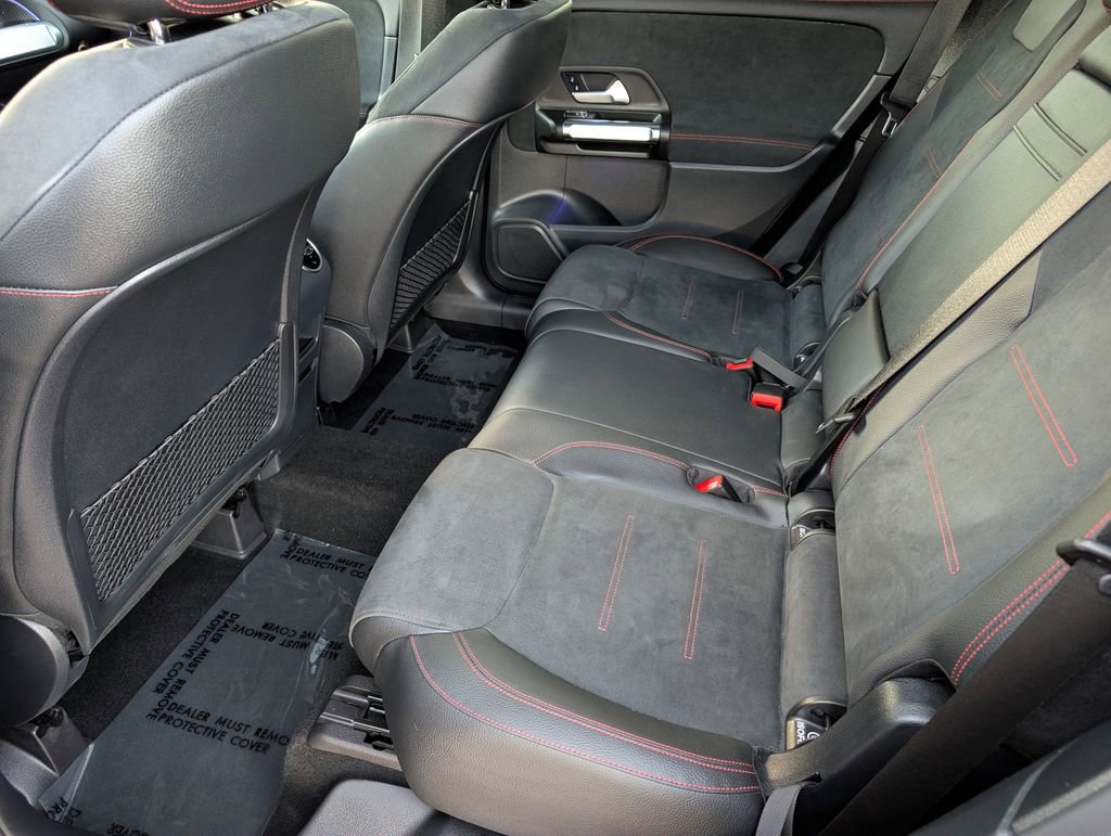 Certified 2022 Mercedes-Benz GLB 35 AMG 4MATIC image 25