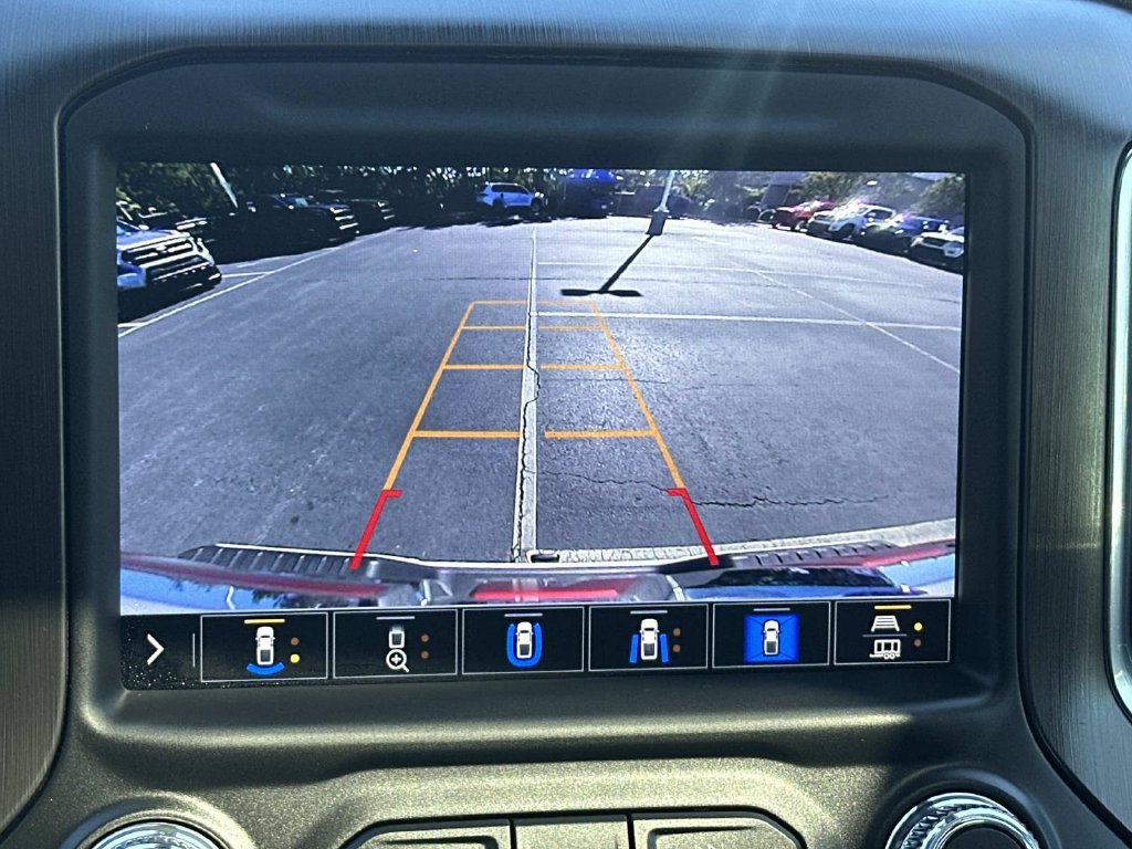 Used 2022 GMC Sierra 2500 AT4 w/ AT4 Preferred Package AWD/4WD image 35
