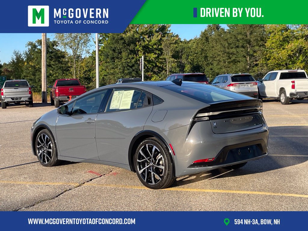 Used 2024 Toyota Prius Prime FWD image 3