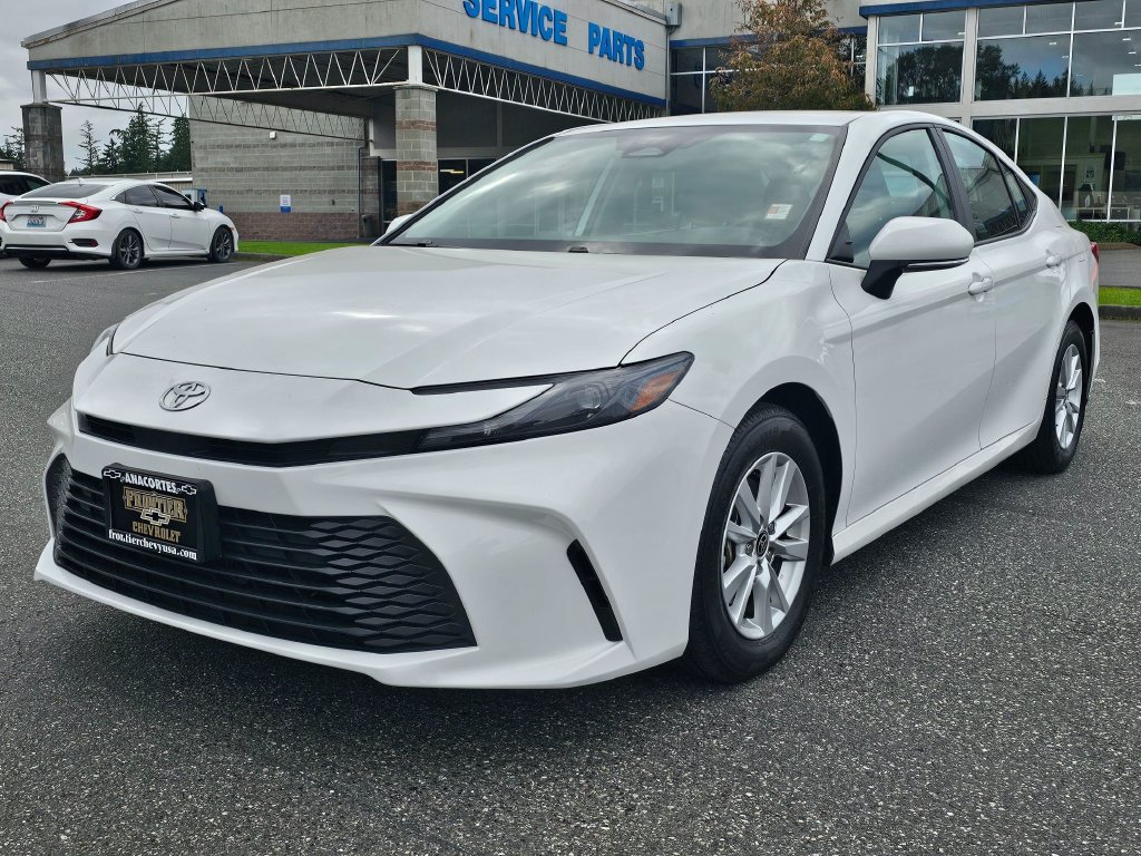 Used 2025 Toyota Camry LE FWD image 7