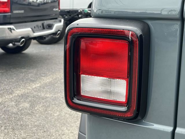 Used 2024 Jeep Wrangler Sport image 10