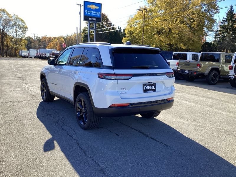New 2025 Jeep Grand Cherokee 4WD image 5