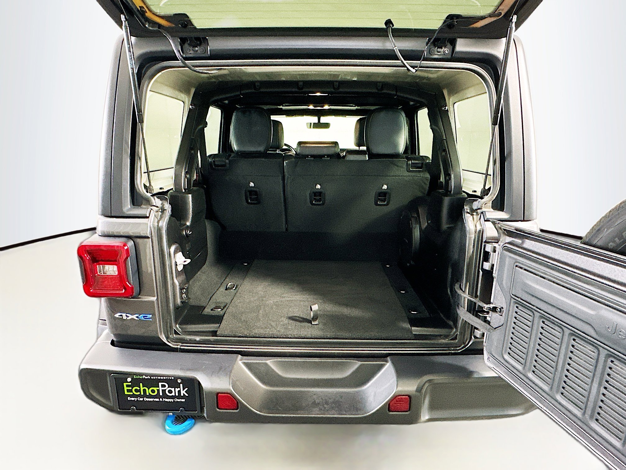 Used 2022 Jeep Wrangler Sahara image 29