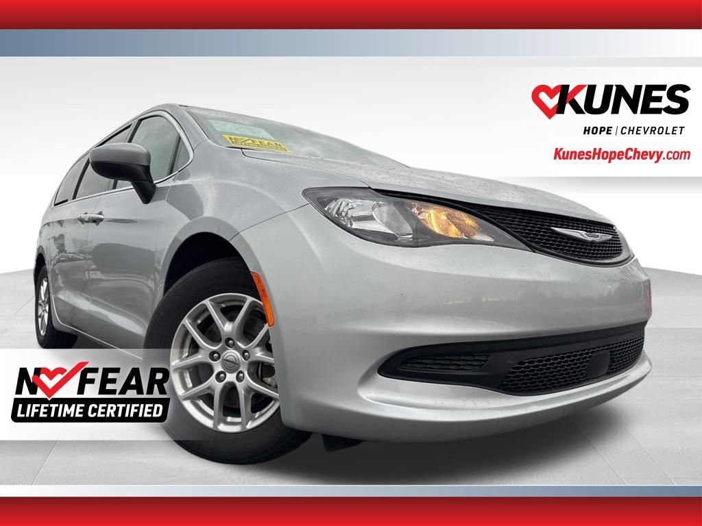 Used 2024 Chrysler Voyager LX image 1