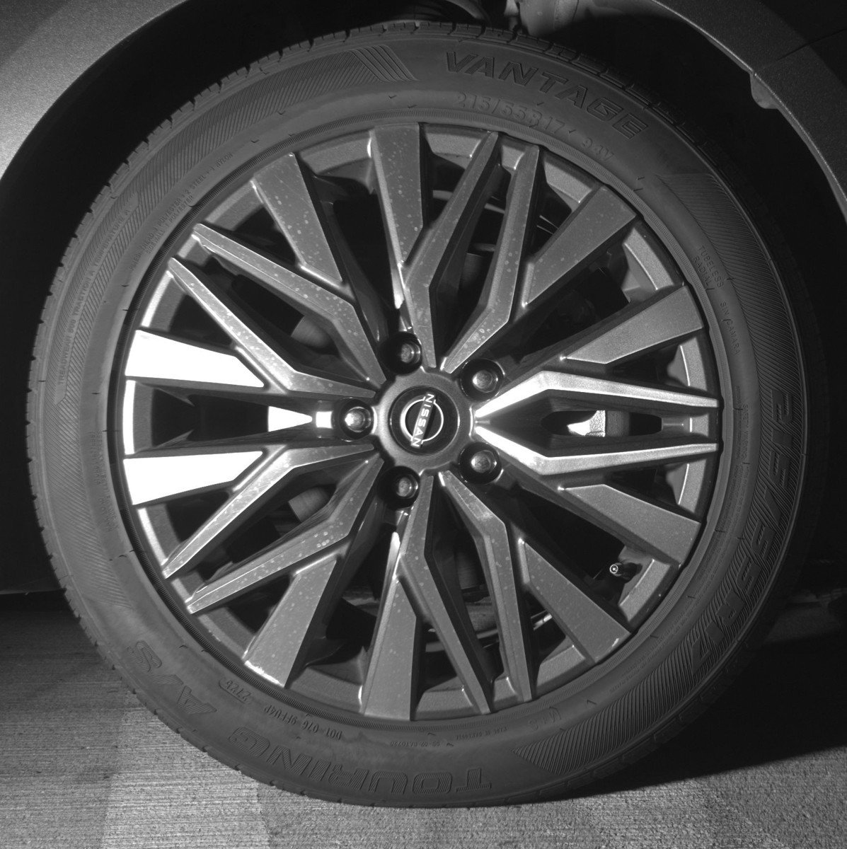 Used 2025 Nissan Altima 2.5 SV FWD image 13
