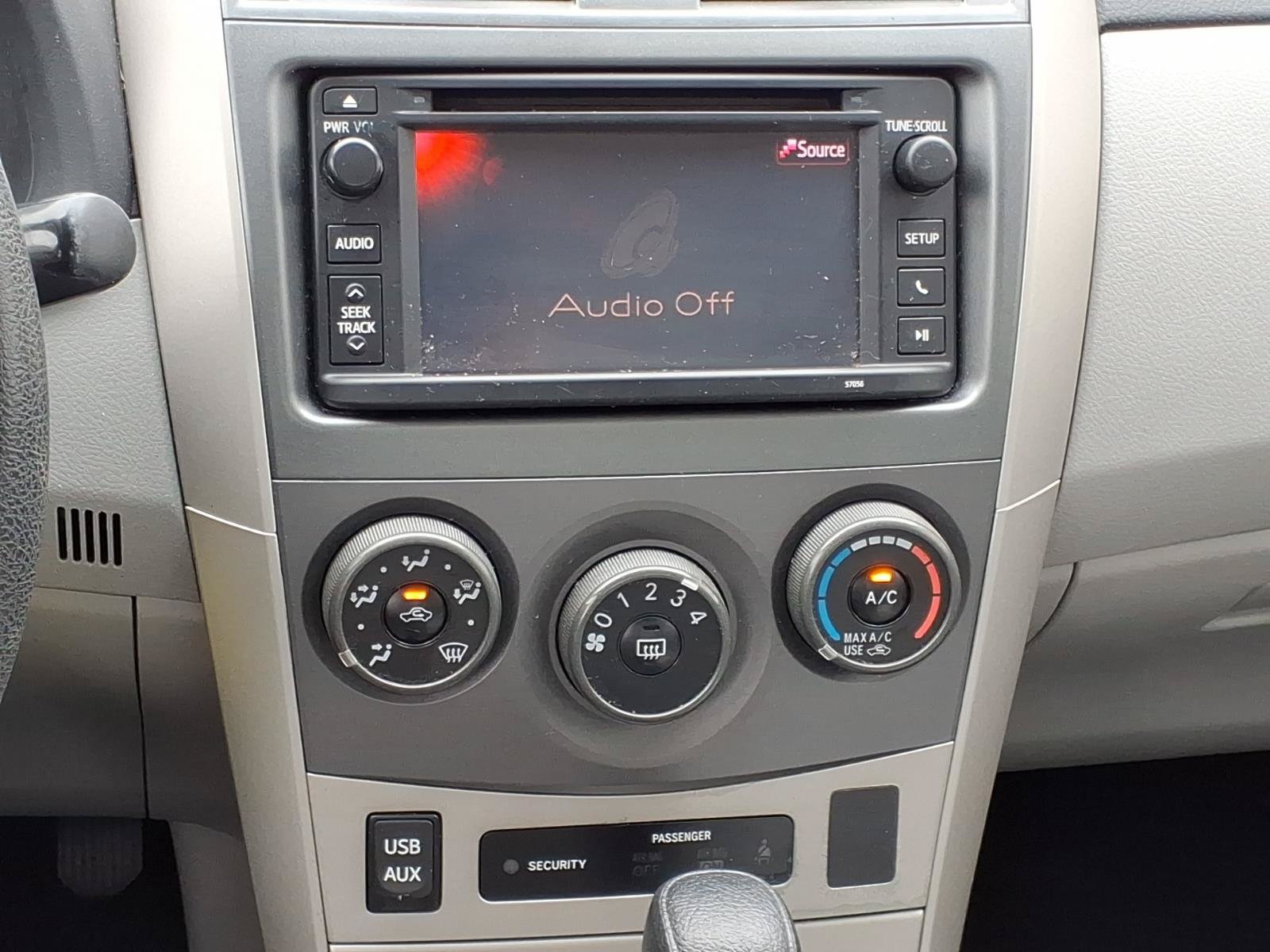 Used 2013 Toyota Corolla LE FWD image 6