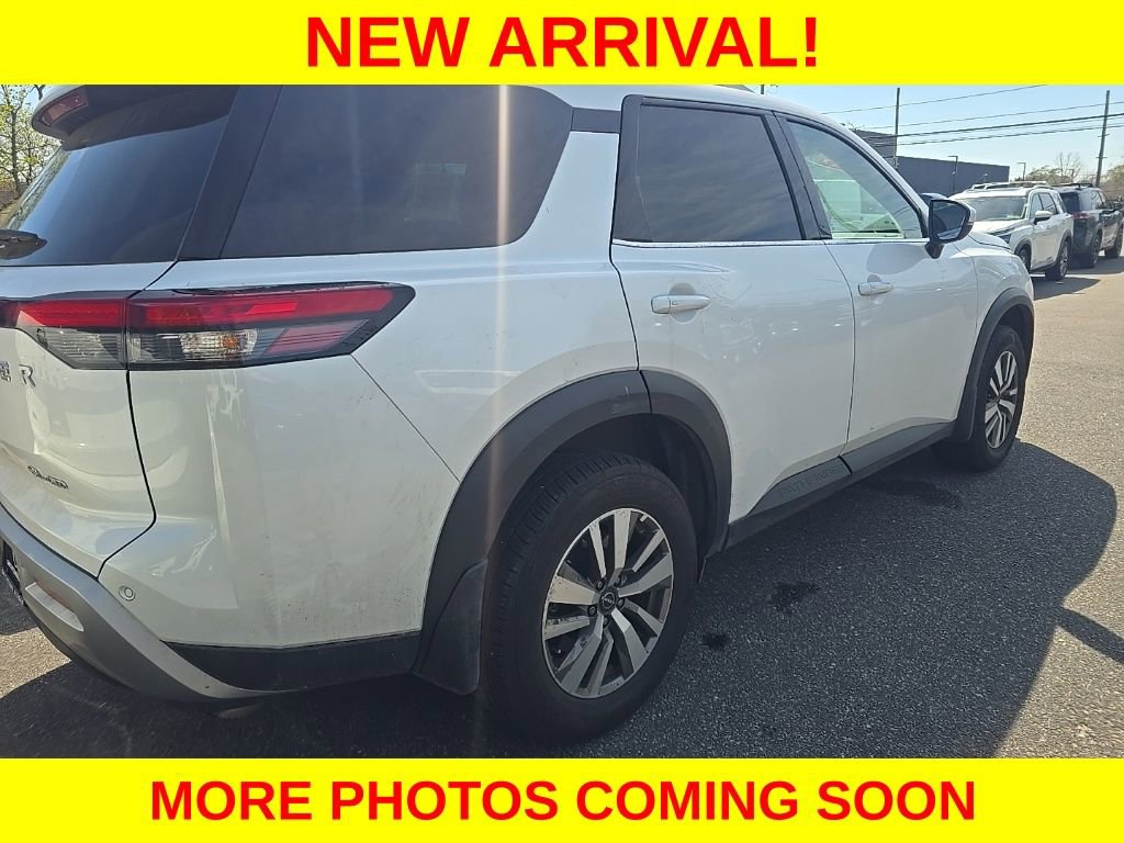 Used 2025 Nissan Pathfinder SL AWD/4WD image 8