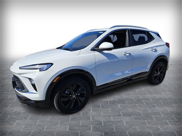 Used 2024 Buick Encore GX Sport Touring image 3