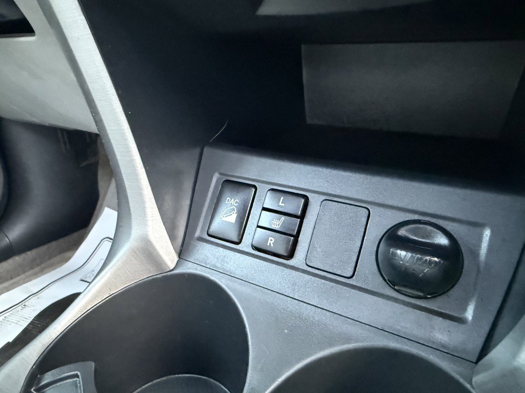Used 2007 Toyota RAV4 Limited AWD/4WD image 19