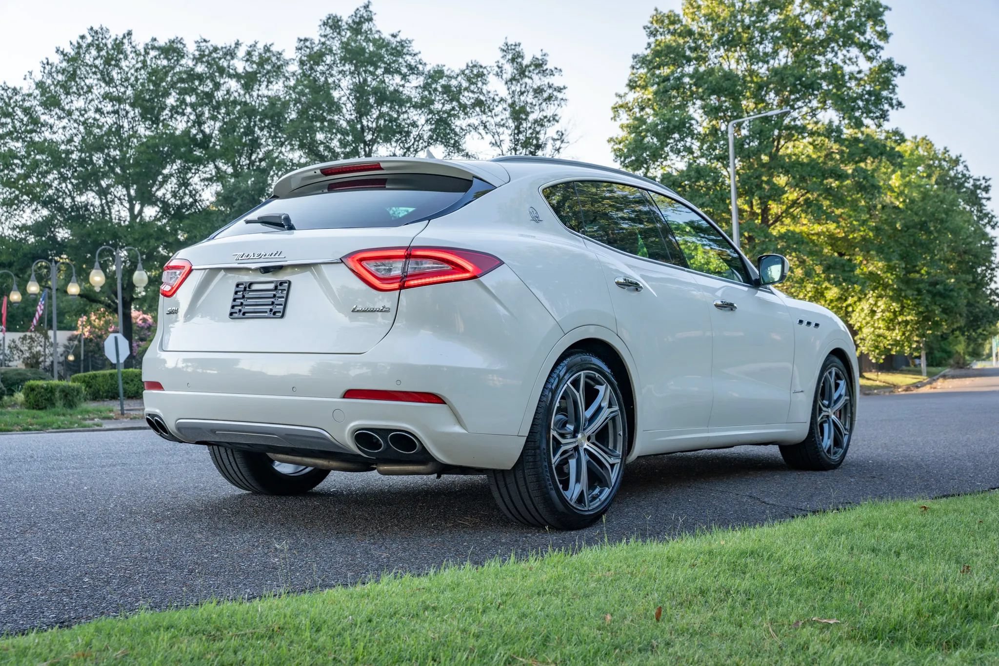 Used 2019 Maserati Levante S GranLusso AWD/4WD image 5