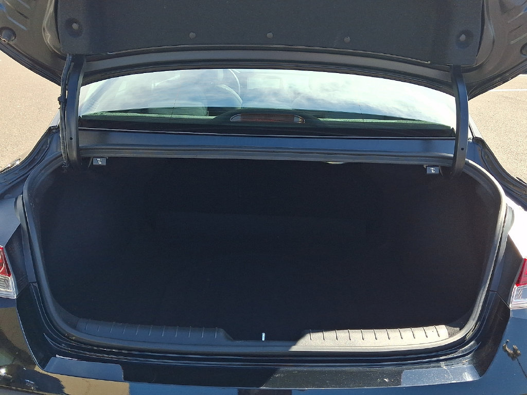 Certified 2025 Hyundai Elantra Limited FWD image 30