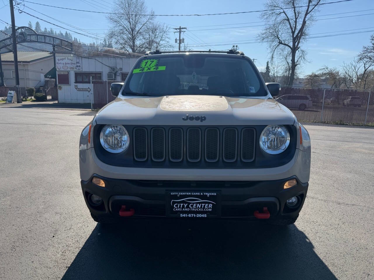 Used 2017 Jeep Renegade Trailhawk image 3
