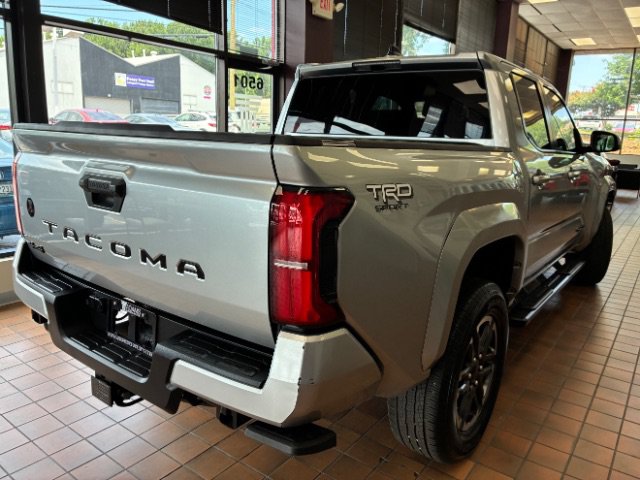 Used 2024 Toyota Tacoma TRD Sport AWD/4WD image 10