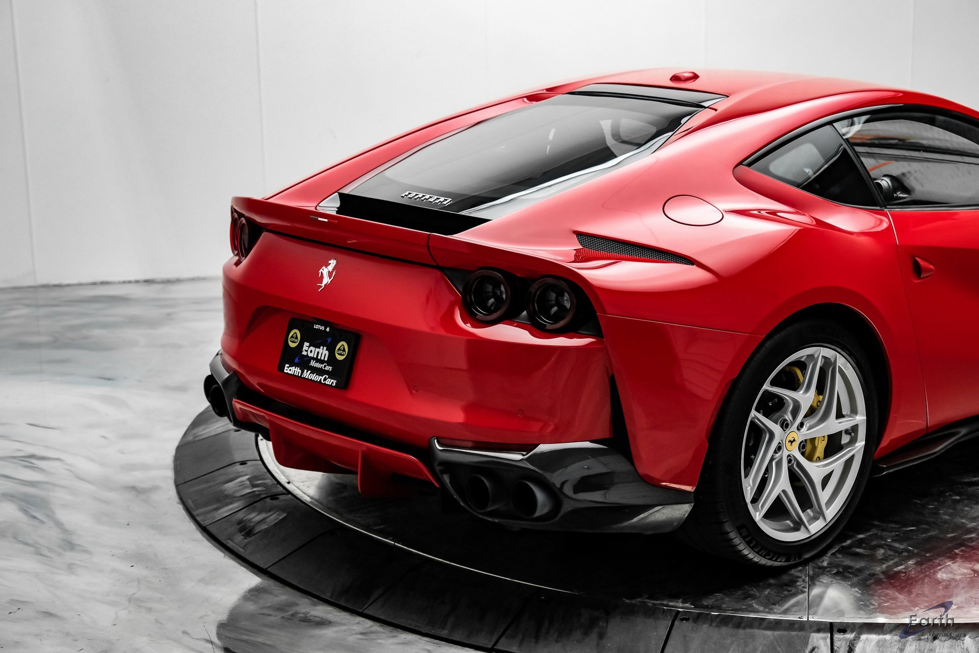 Used 2018 Ferrari 812 Superfast image 17