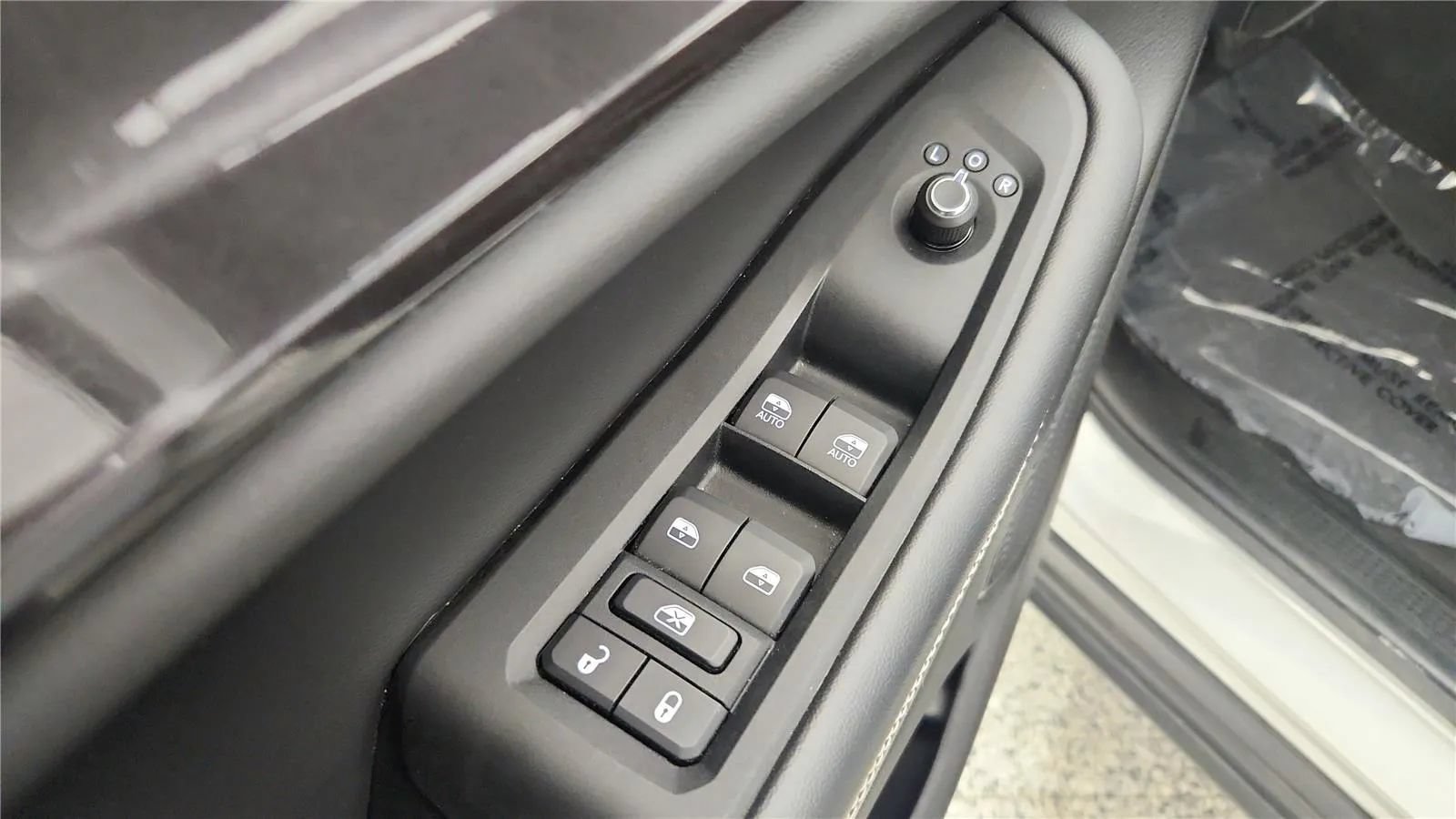 Used 2022 Jeep Grand Cherokee L Laredo w/ Luxury Tech Group I AWD/4WD image 21
