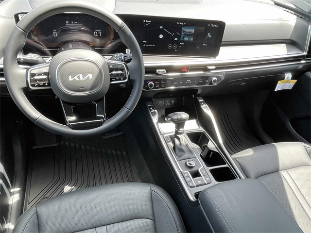 New 2025 Kia Sorento S image 2