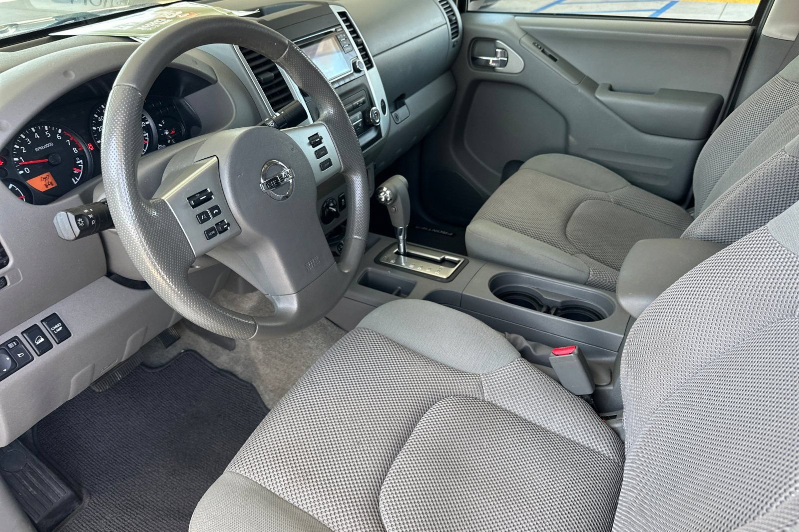 Used 2016 Nissan Frontier SV AWD/4WD image 9