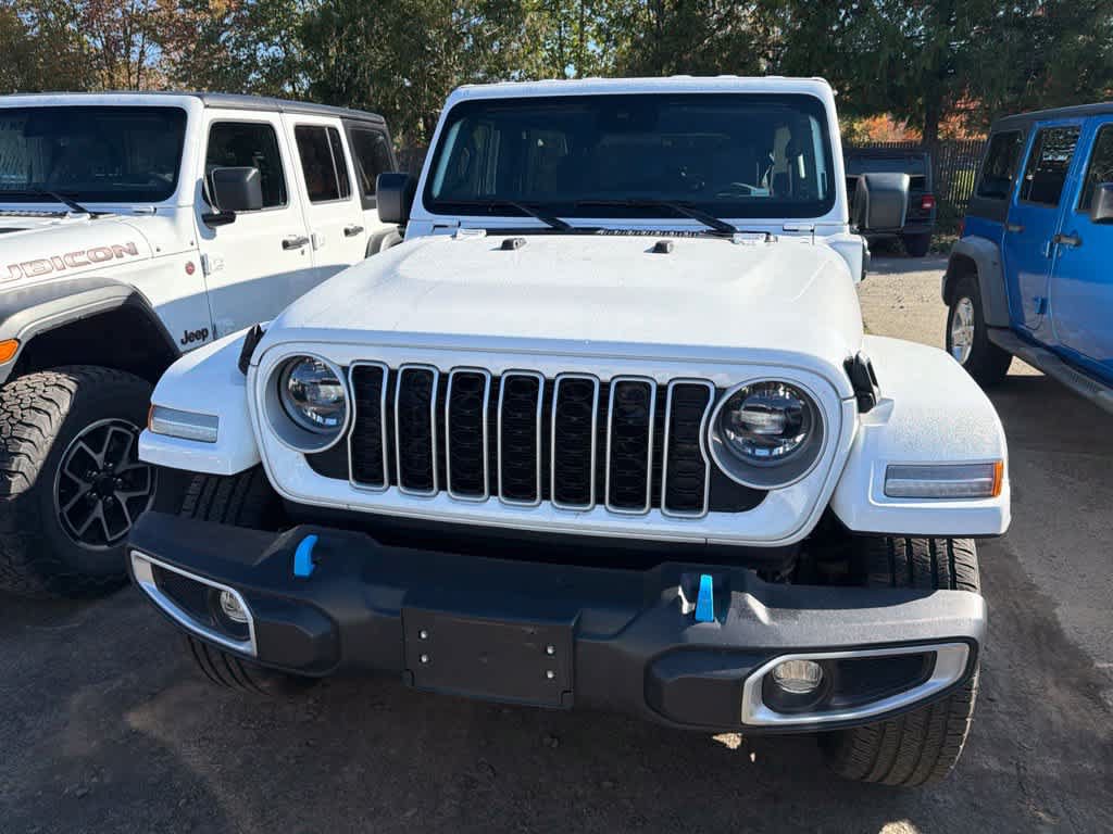 Used 2024 Jeep Wrangler Unlimited Sahara AWD/4WD image 2