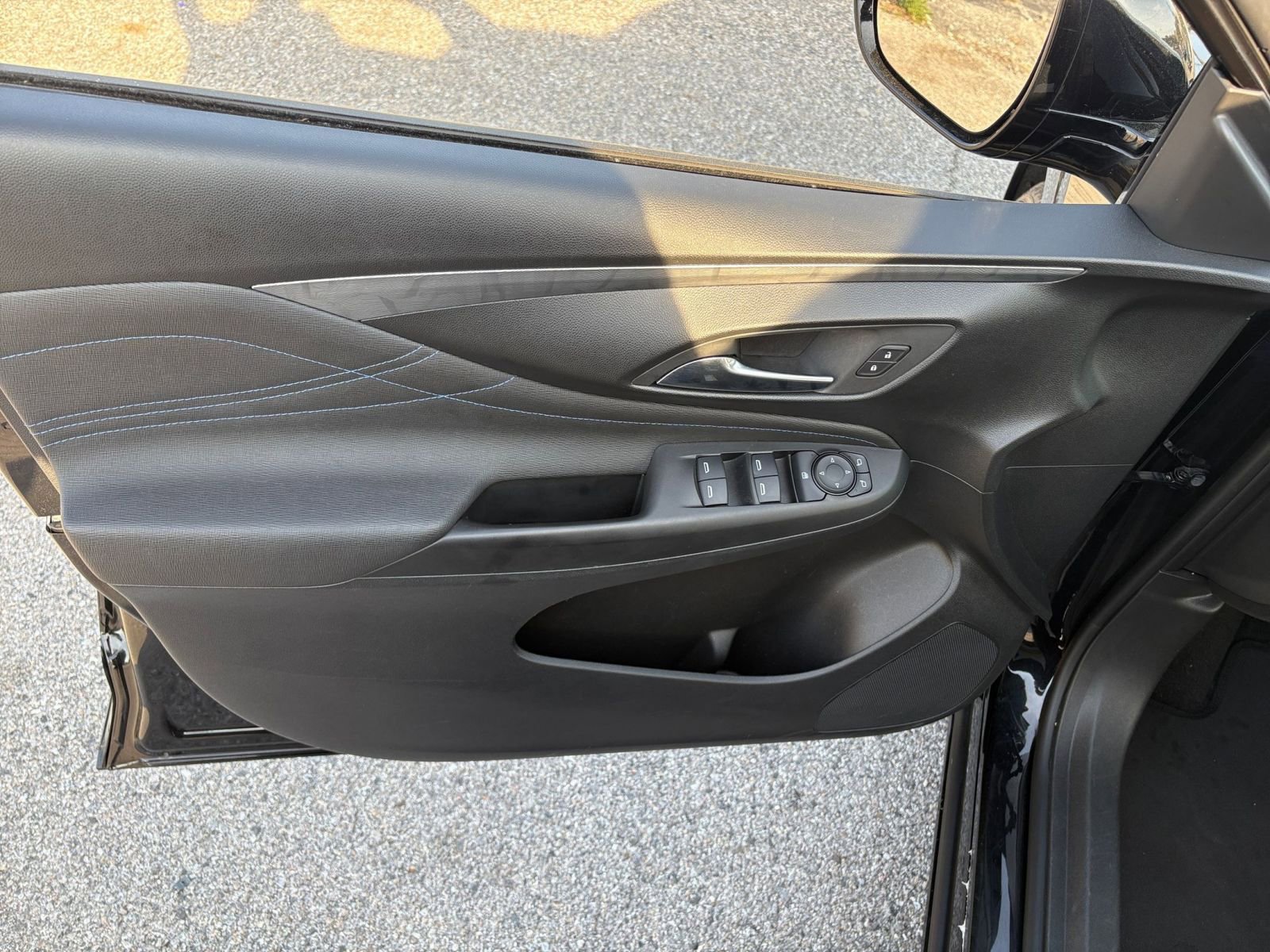 Used 2025 Buick Envista Sport Touring image 18