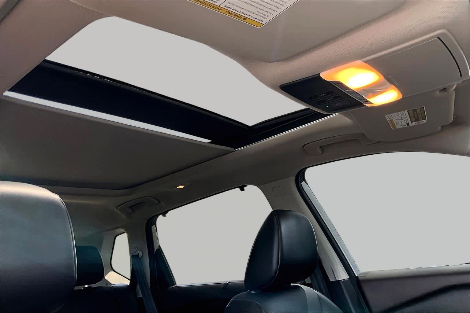 Used 2021 Nissan Rogue SV w/ Premium Package FWD image 14