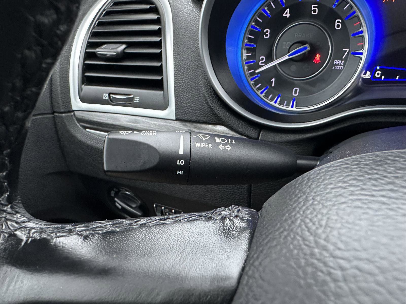 Used 2022 Chrysler 300 Touring image 24