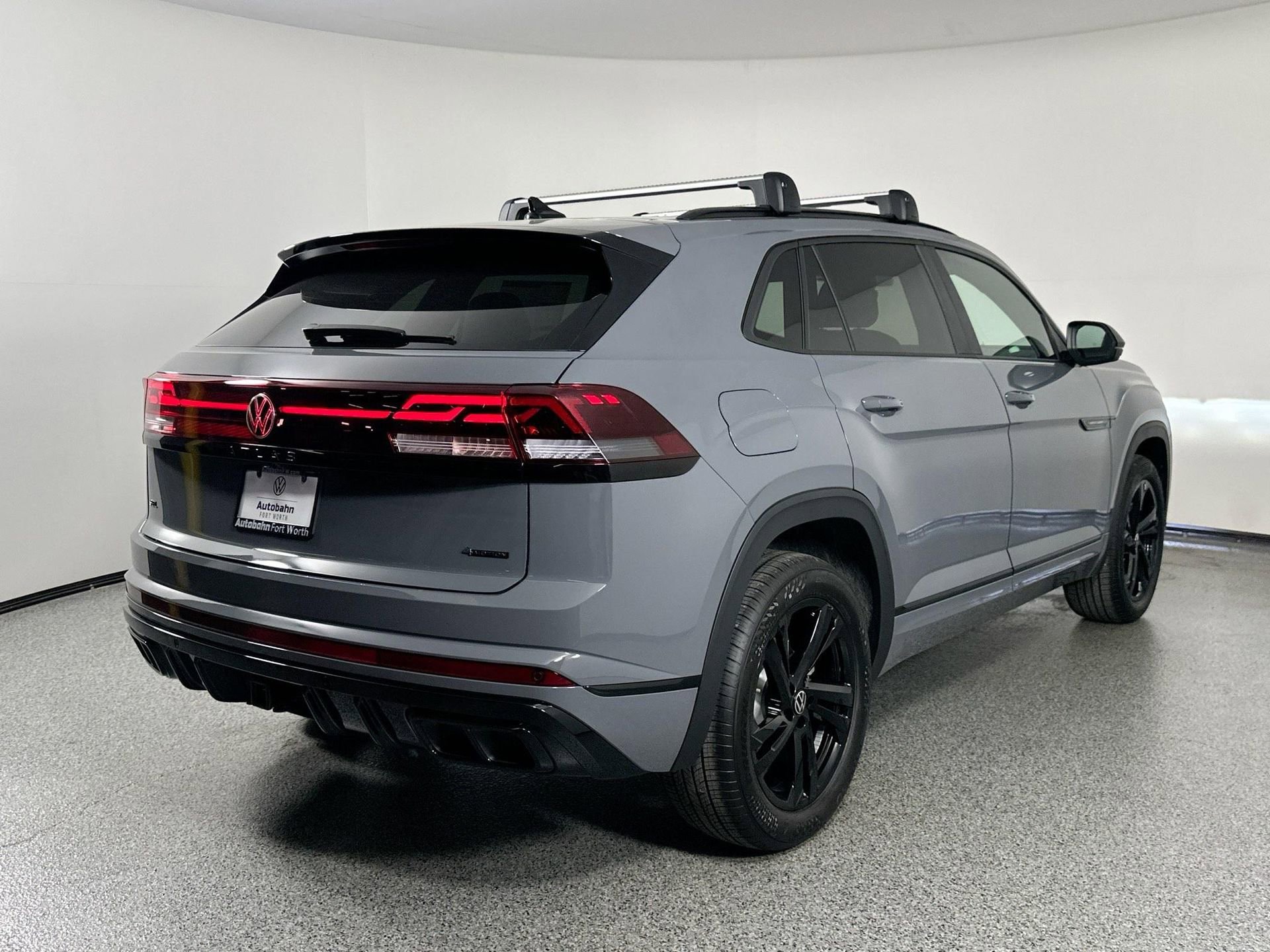 New 2026 Volkswagen Atlas Cross Sport SEL R-Line image 4