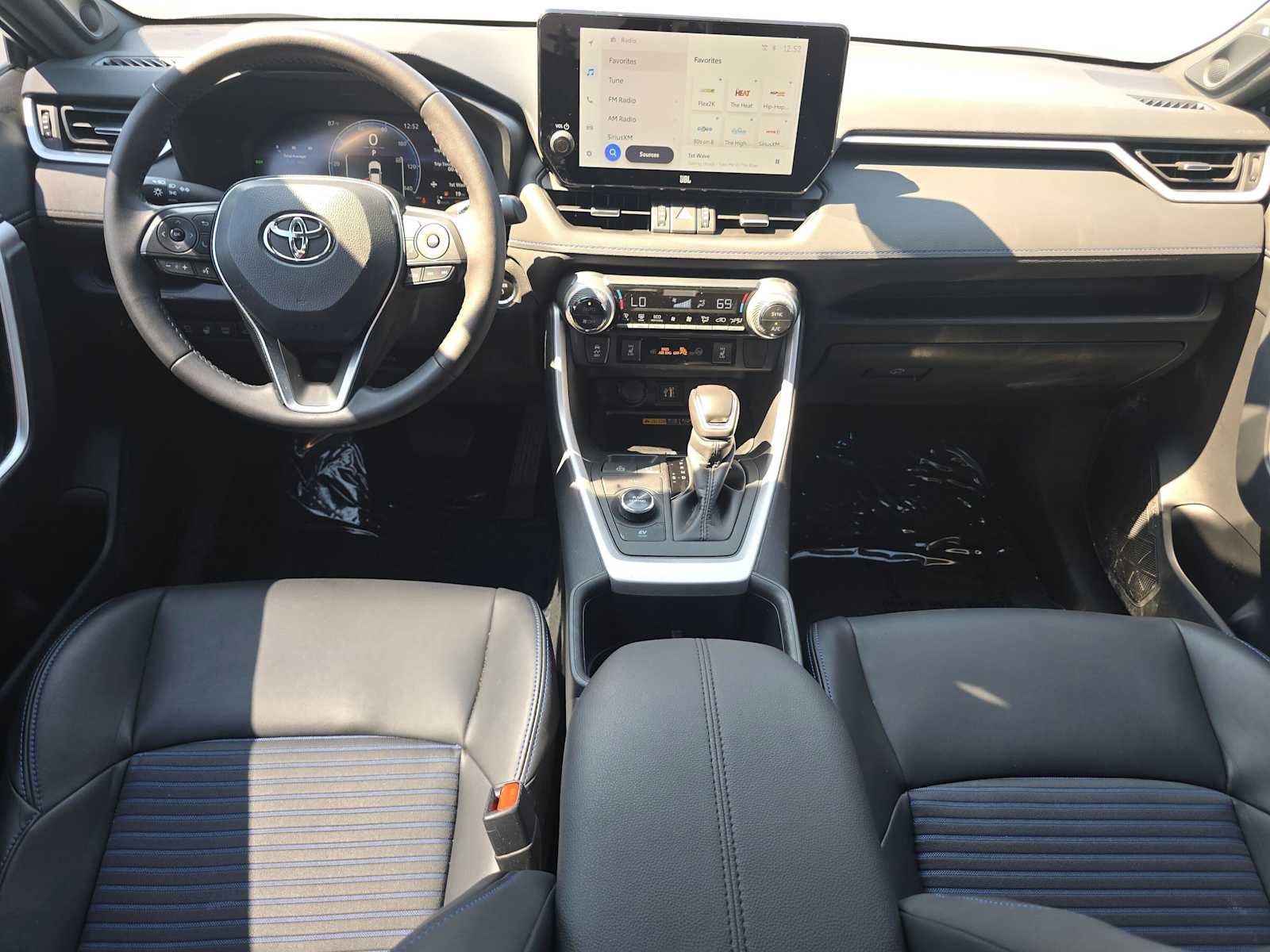 Certified 2025 Toyota RAV4 XSE w/ Advanced Technology Package AWD/4WD image 18