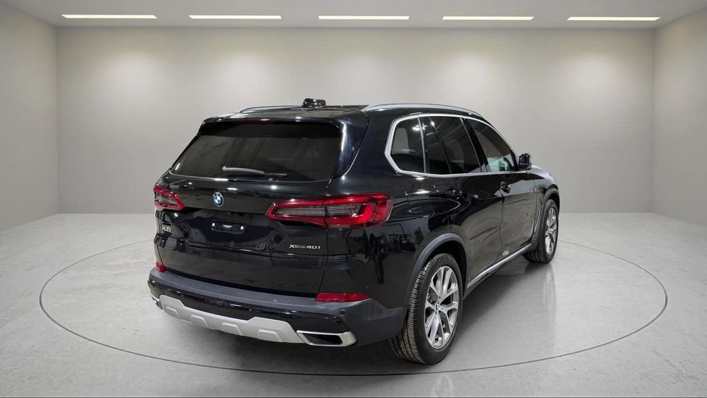 Used 2019 BMW X5 xDrive40i w/ Premium Package AWD/4WD image 3
