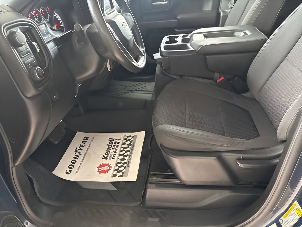 Used 2020 Chevrolet Silverado 2500 Custom w/ Custom Value Package image 9