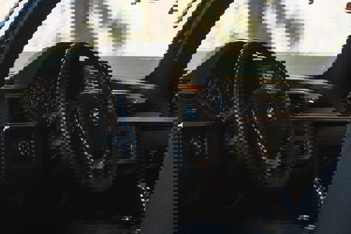 Used 2017 BMW 430i Coupe w/ Driver Assistance Package image 11