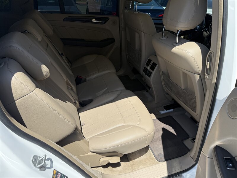 Used 2016 Mercedes-Benz GL 450 4MATIC image 20