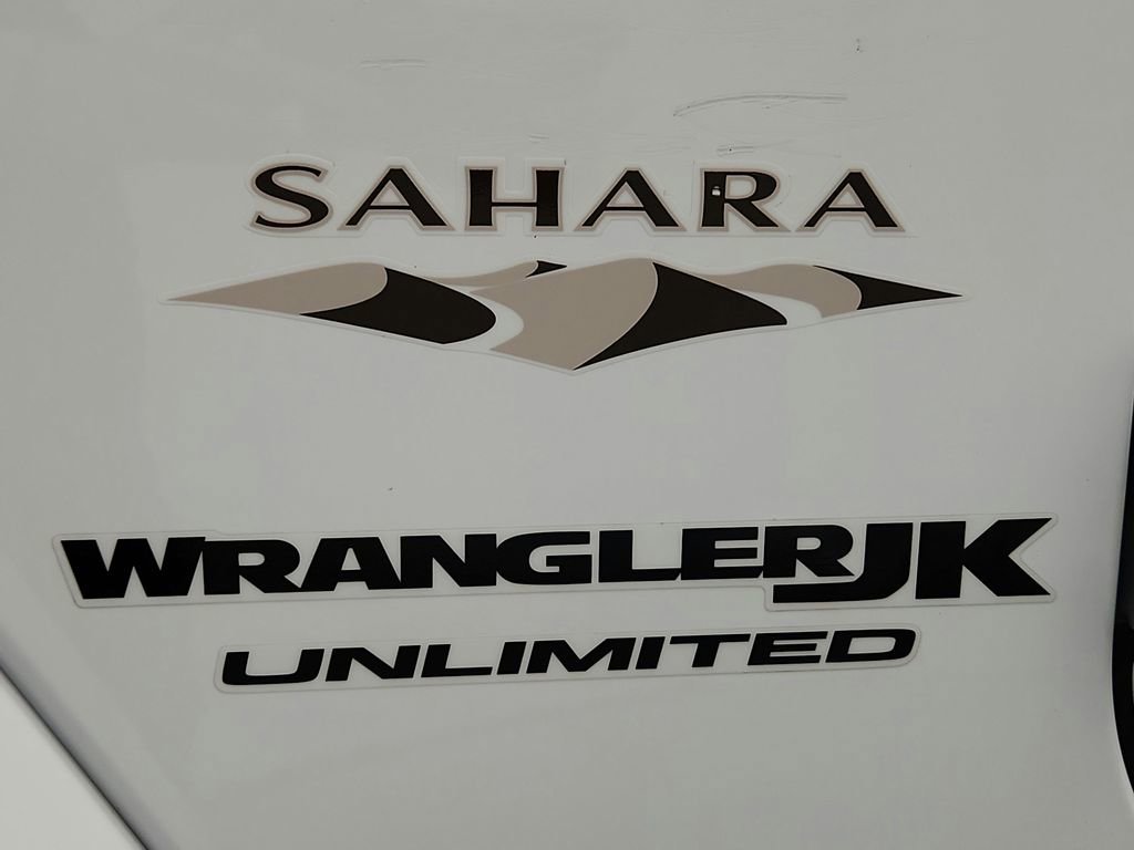 Used 2018 Jeep Wrangler Unlimited Sahara w/ Dual Top Group image 31