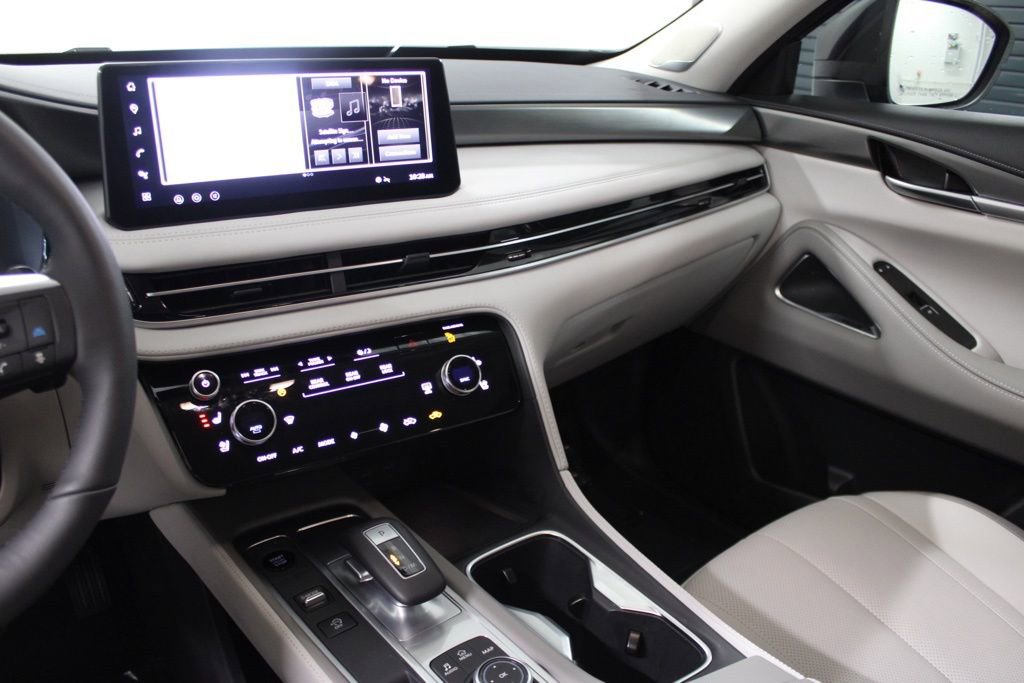 Certified 2026 INFINITI QX60 Luxe w/ Cargo Package image 27