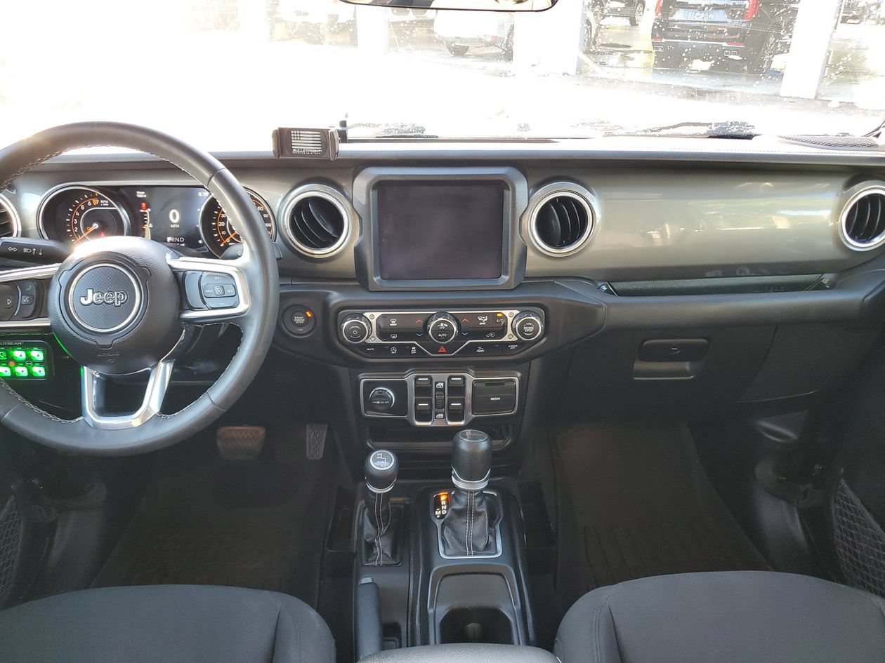 Used 2023 Jeep Gladiator Overland AWD/4WD image 13