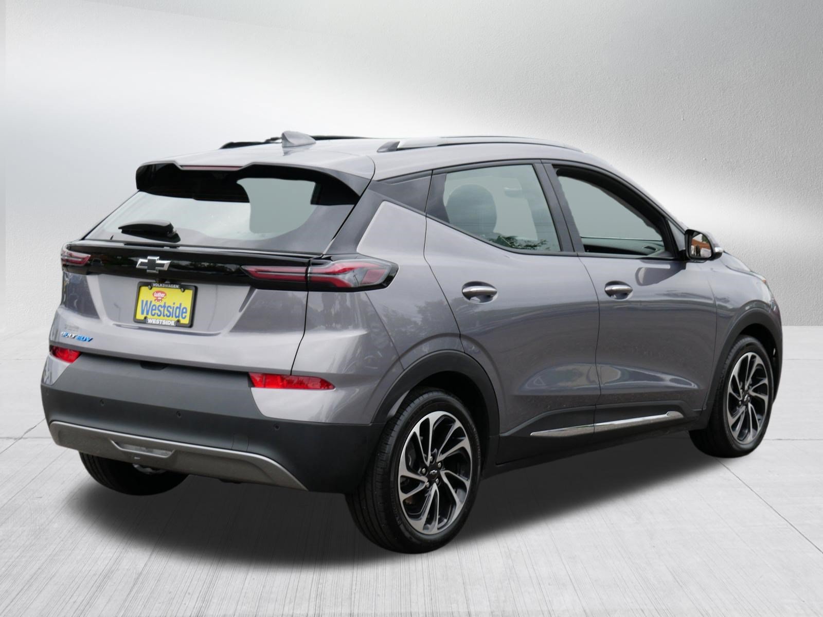 Used 2023 Chevrolet Bolt EUV Premier w/ Sun & Sound Package FWD image 7
