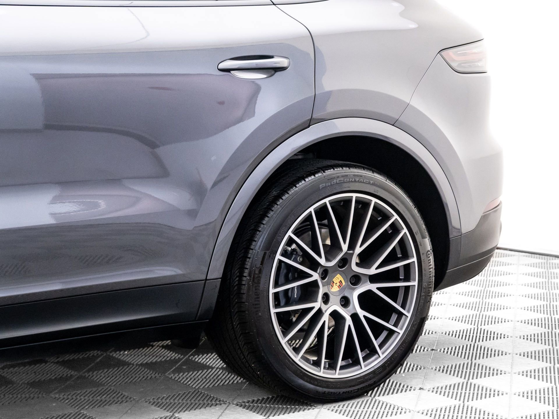 Certified 2023 Porsche Cayenne image 33