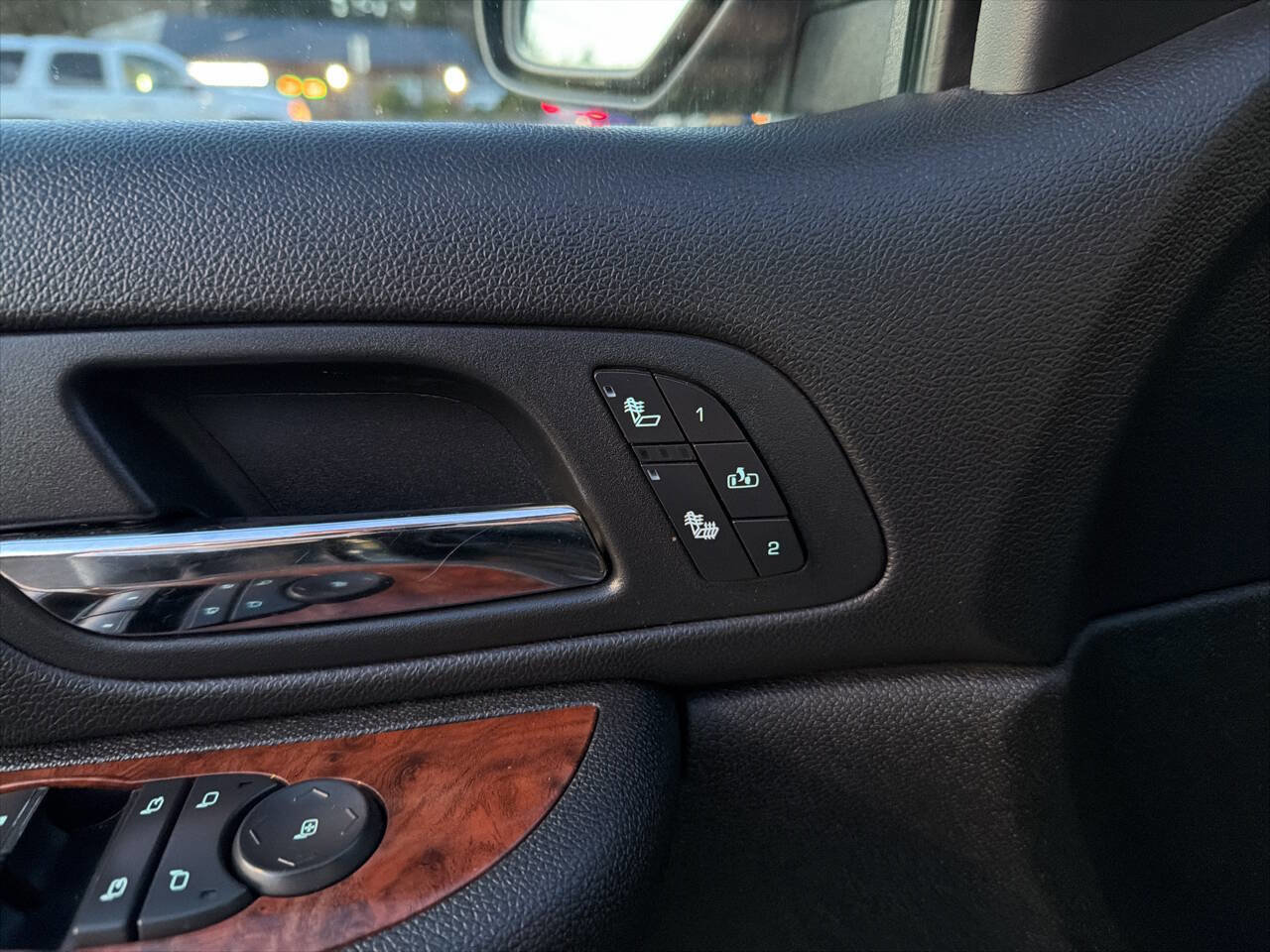 Used 2013 Chevrolet Suburban LTZ image 38