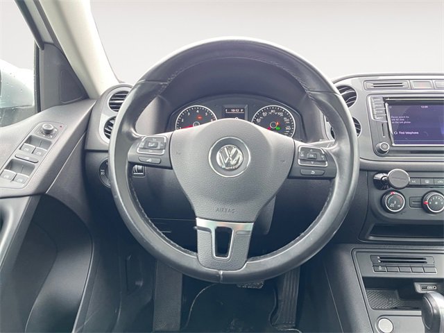 Used 2016 Volkswagen Tiguan SE image 12