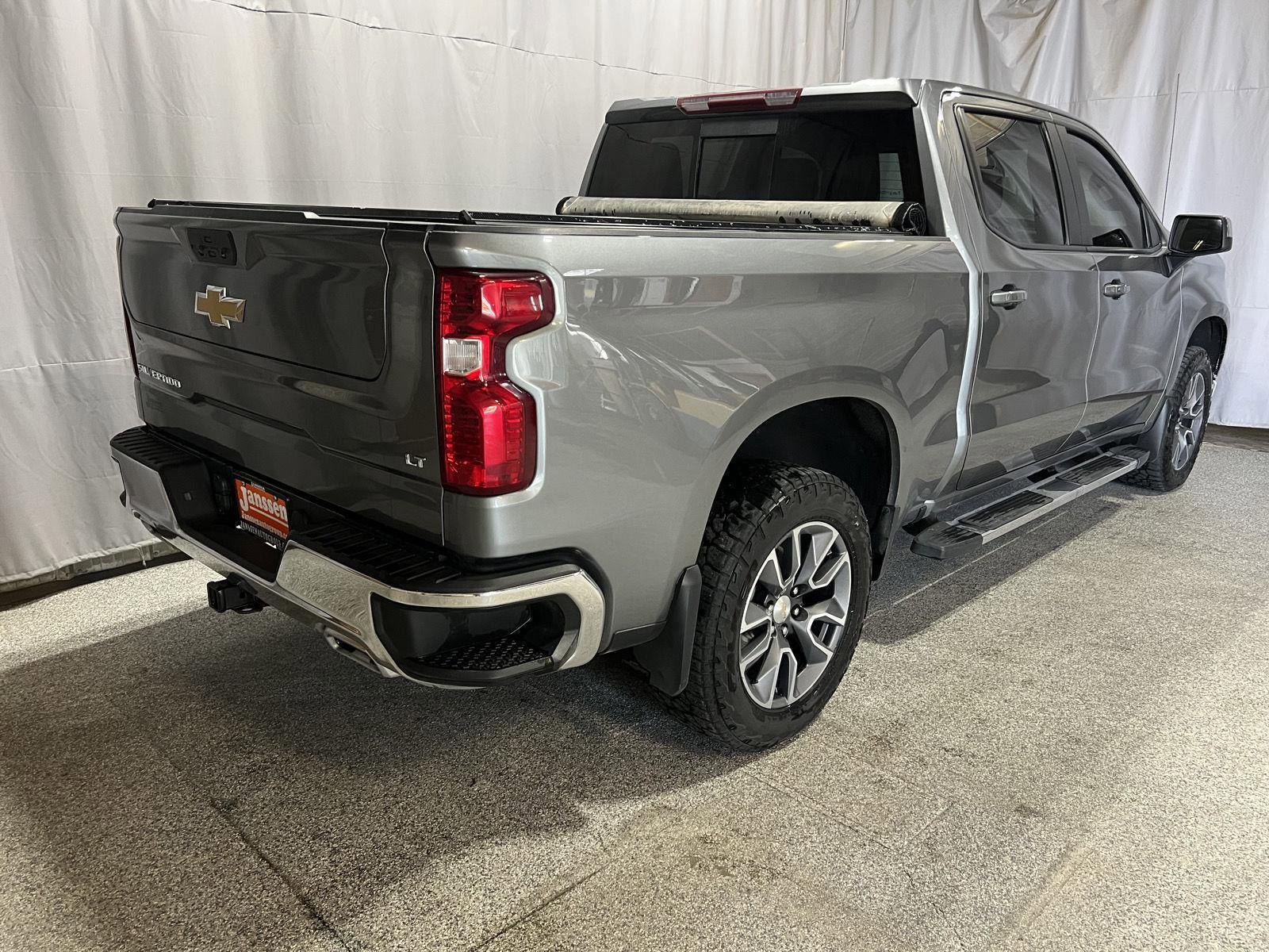 Used 2021 Chevrolet Silverado 1500 LT AWD/4WD image 2