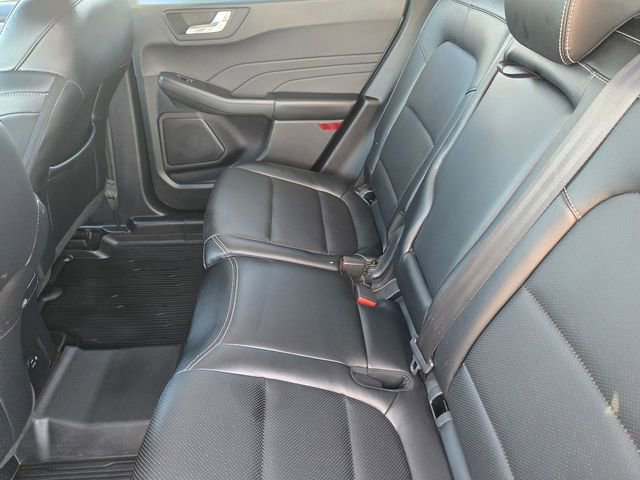 Certified 2022 Ford Escape Titanium image 9