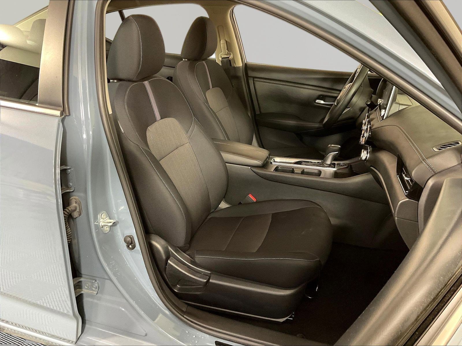 Used 2024 Nissan Sentra SV FWD image 28