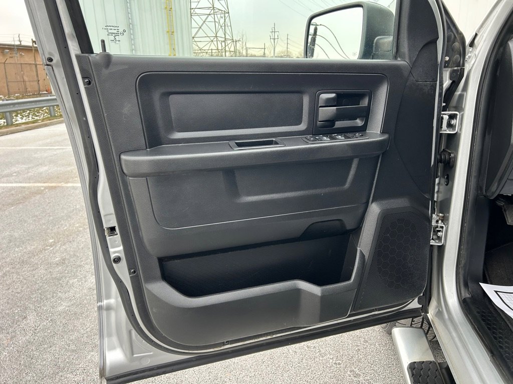 Used 2014 RAM 1500 Express w/ Ram Charger Package image 29