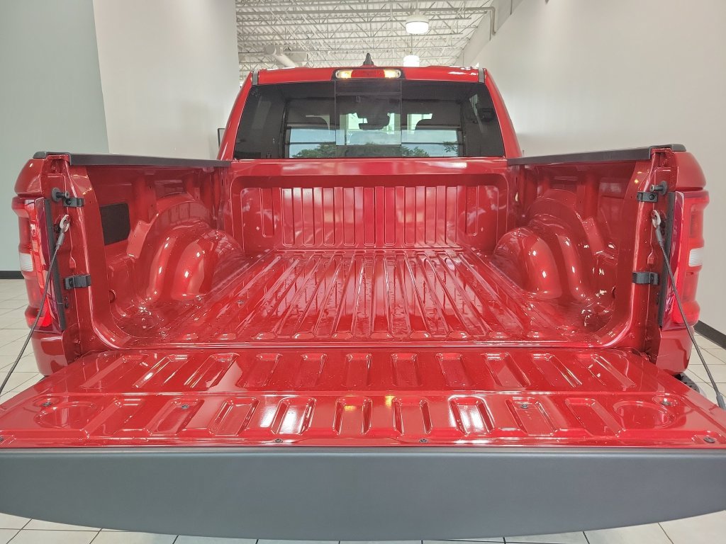 New 2026 RAM 1500 Big Horn AWD/4WD image 9